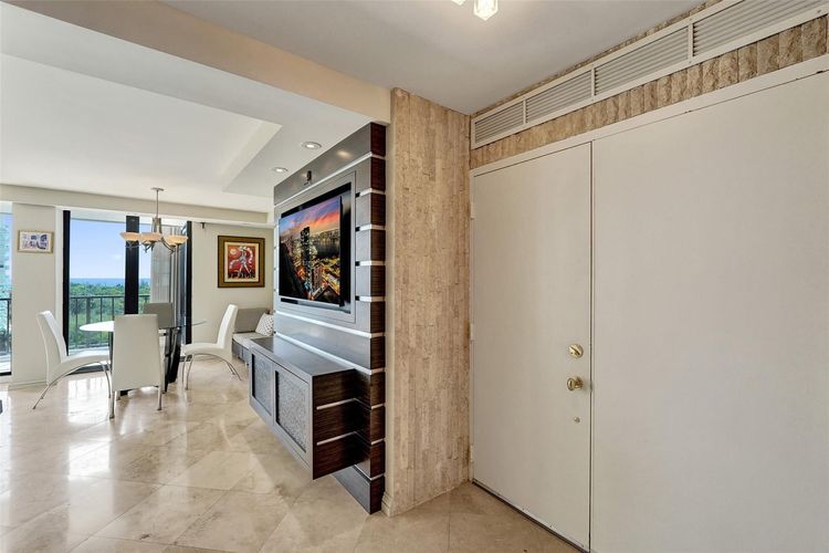 The Corinthian #11c image #22