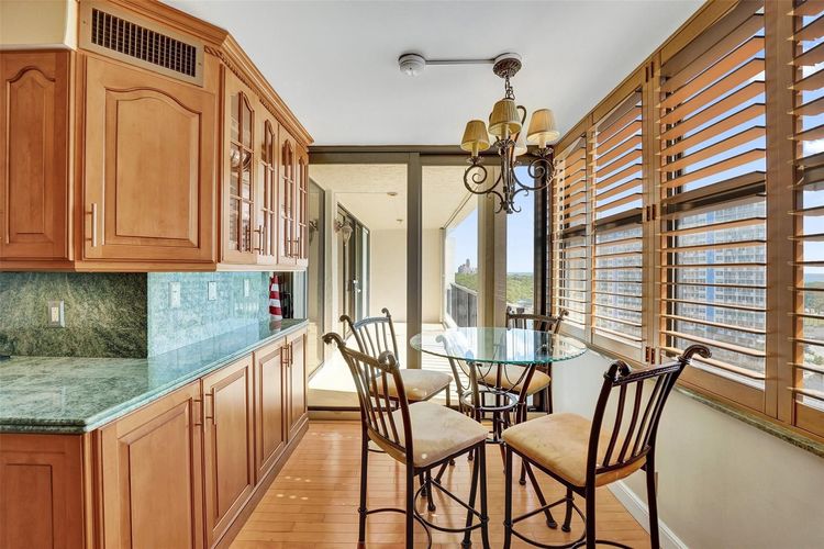 The Corinthian #11c image #48