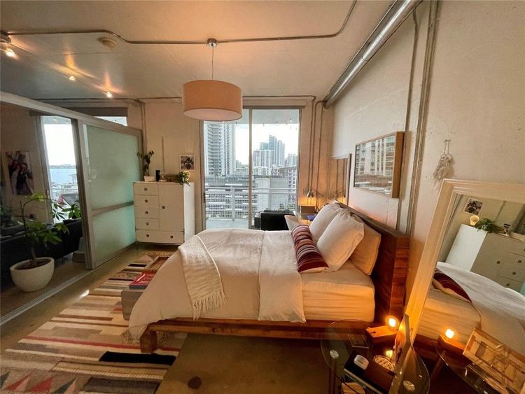 The Yorker #1006 image #31