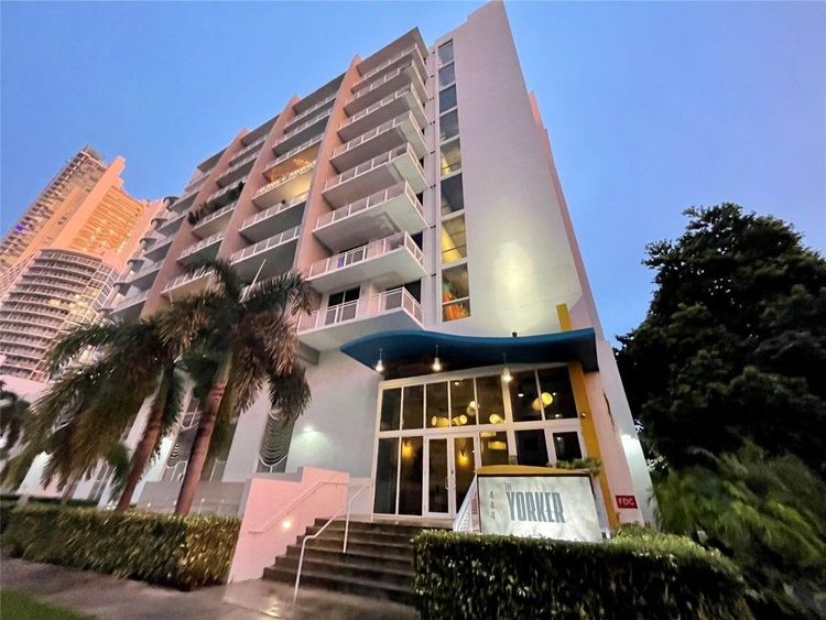 The Yorker #1006 image #44