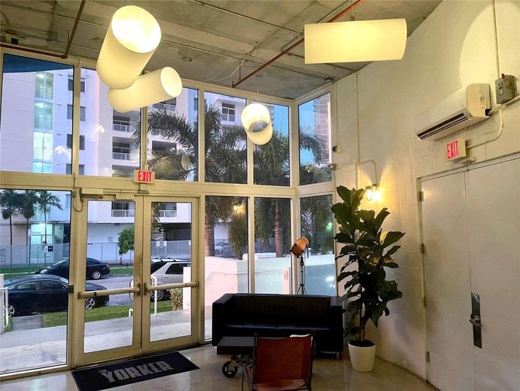 The Yorker #1006 image #45