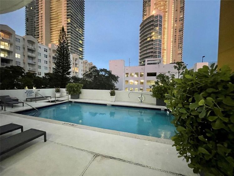 The Yorker #1006 image #56