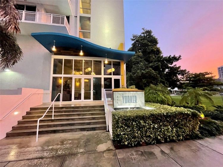 The Yorker #1006 image #7