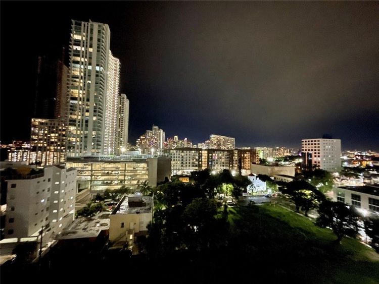 The Yorker #1006 image #8