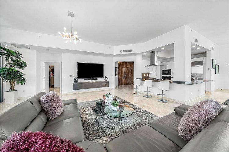 Diplomat Residences #2605 image #10