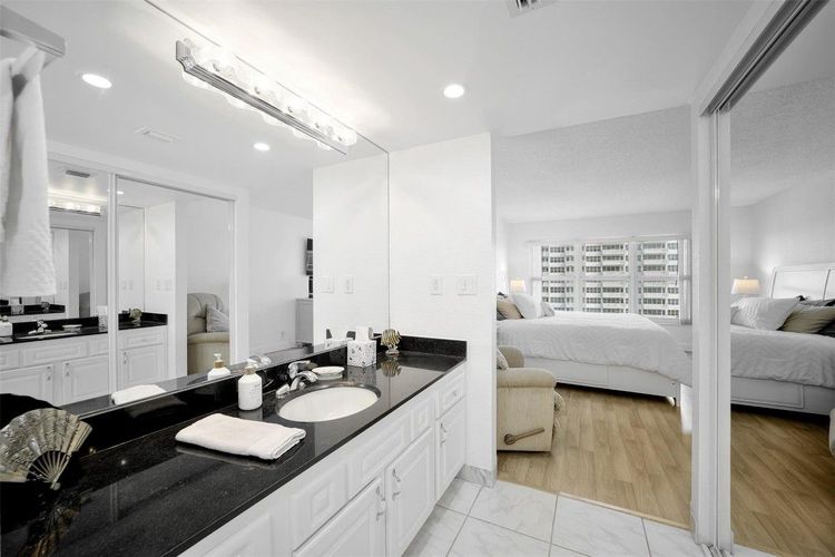 Playa Del Mar #415 image #32