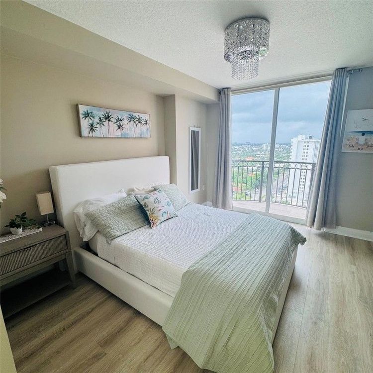 The Vue #1605 image #15