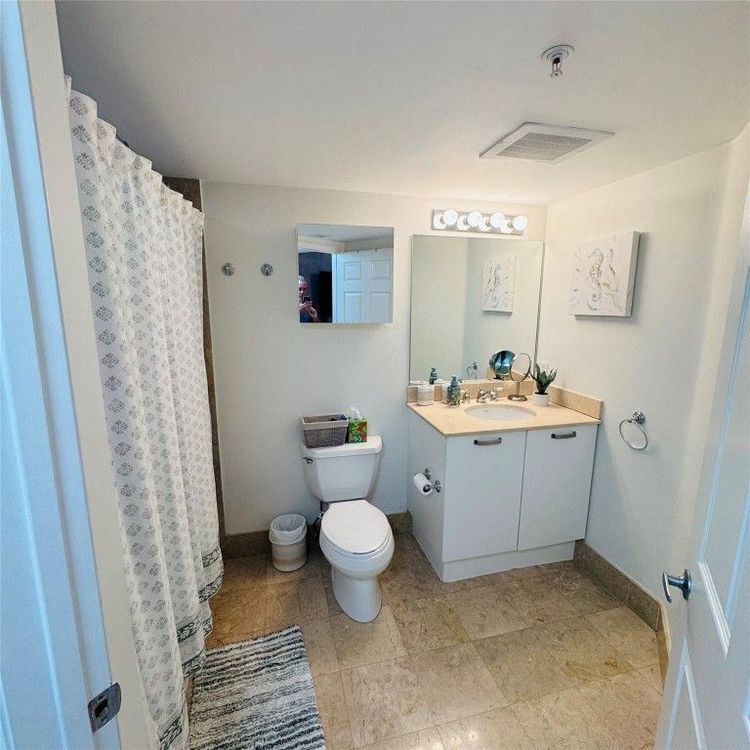 The Vue #1605 image #19