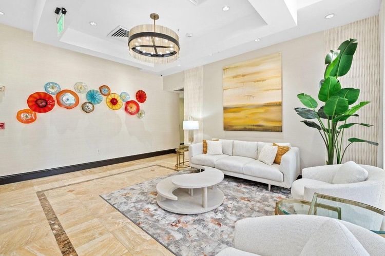 The Vue #1605 image #24