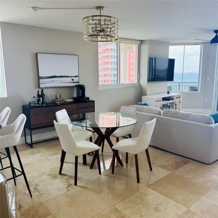 The Vue #1605 image #7