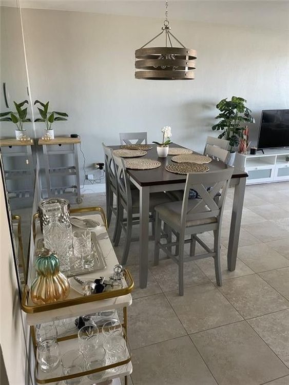 Hollywood Towers #605 image #10