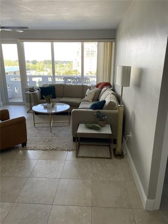 Hollywood Towers #605 image #12