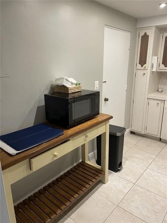 Hollywood Towers #605 image #15