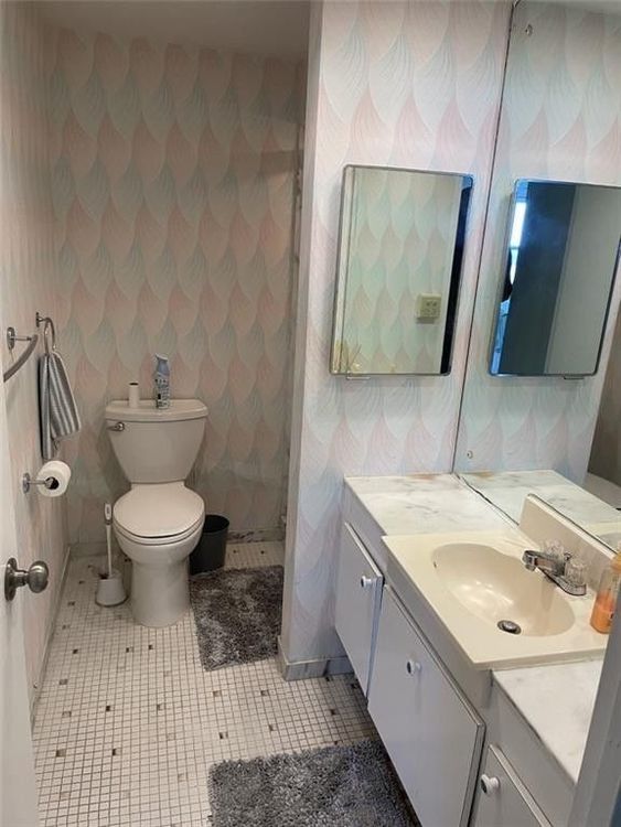 Hollywood Towers #605 image #17