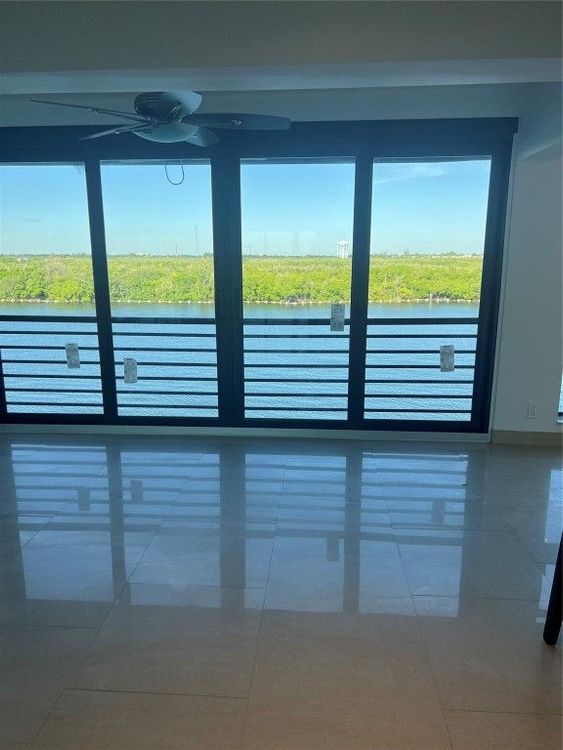 Yacht Harbour Villas #503 image #15