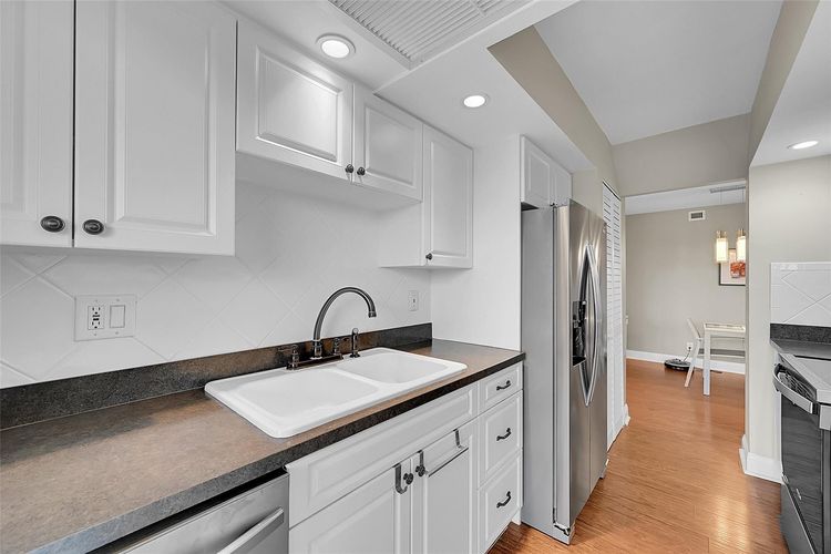 Vantage View #1405 image #10