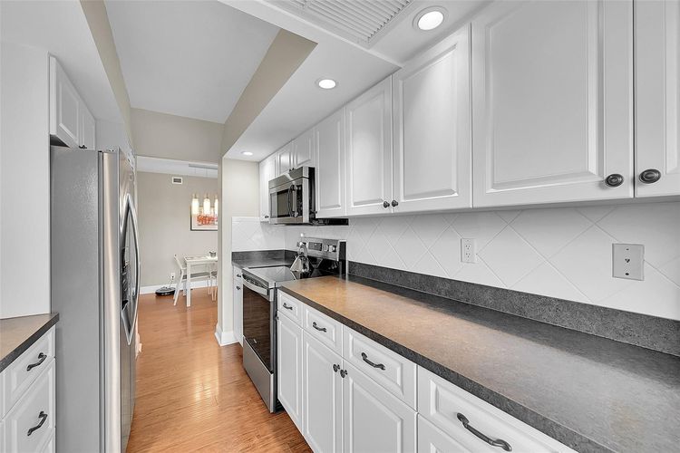 Vantage View #1405 image #11