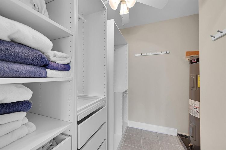 Vantage View #1405 image #18