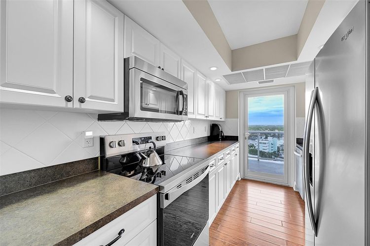 Vantage View #1405 image #8