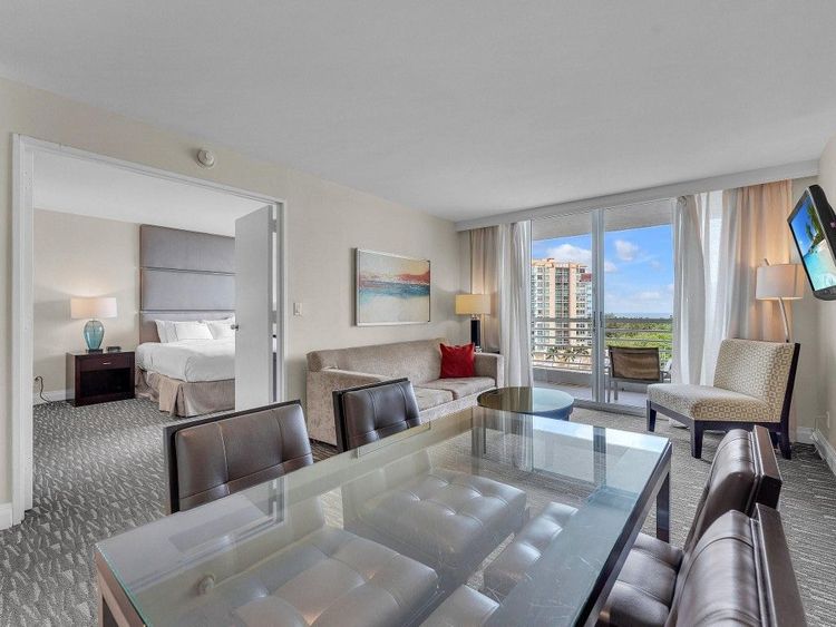 Gallery One DoubleTree #922 image #10