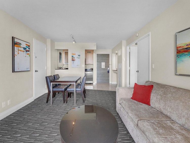 Gallery One DoubleTree #922 image #13