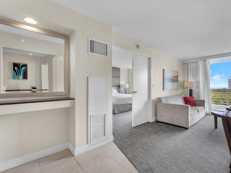 Gallery One DoubleTree #922 image #14