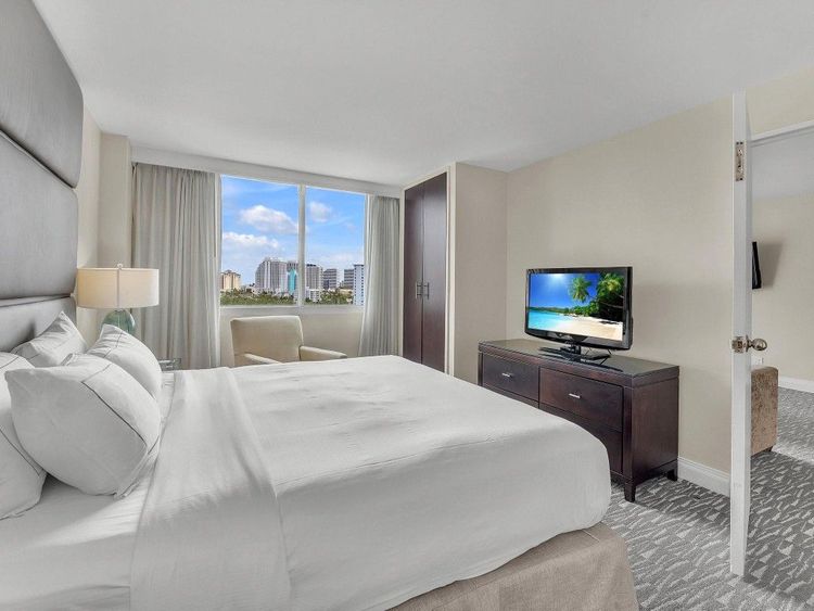 Gallery One DoubleTree #922 image #16