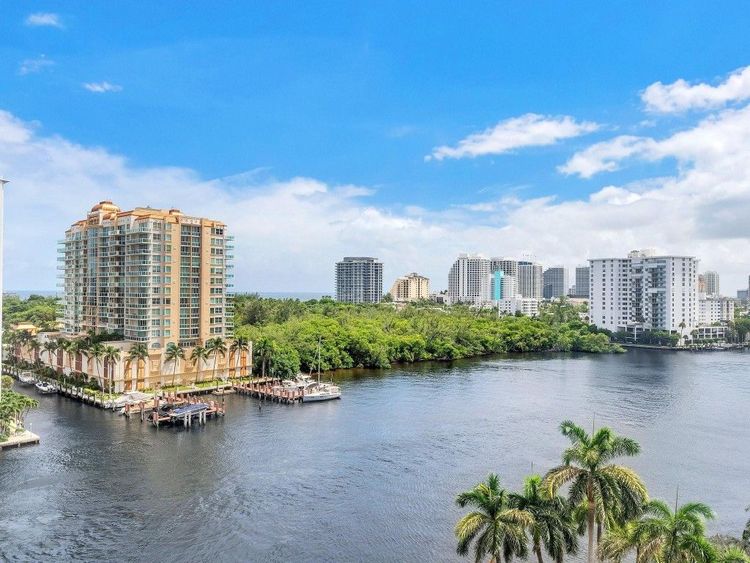 Gallery One DoubleTree #922 image #22