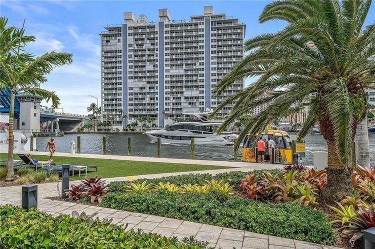 Gallery One DoubleTree #922 image #23