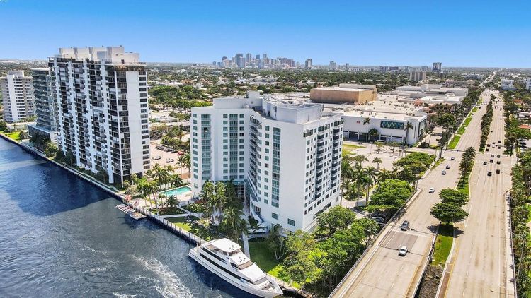 Gallery One DoubleTree #922 image #29