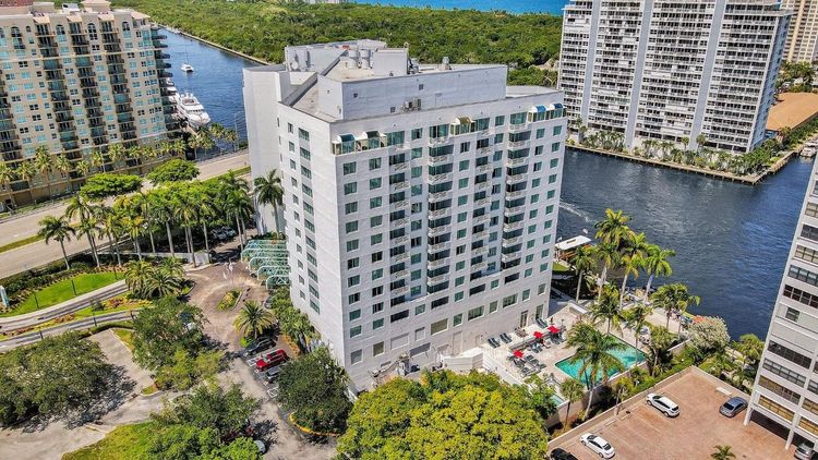 Gallery One DoubleTree #922 image #32