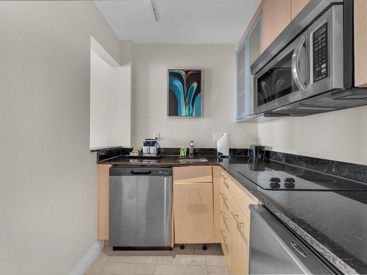 Gallery One DoubleTree #922 image #7