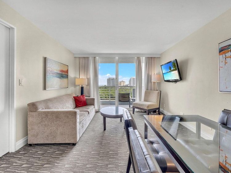 Gallery One DoubleTree #922 image #9