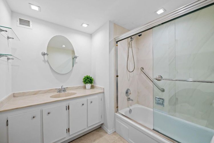 Vantage View #1710 image #16