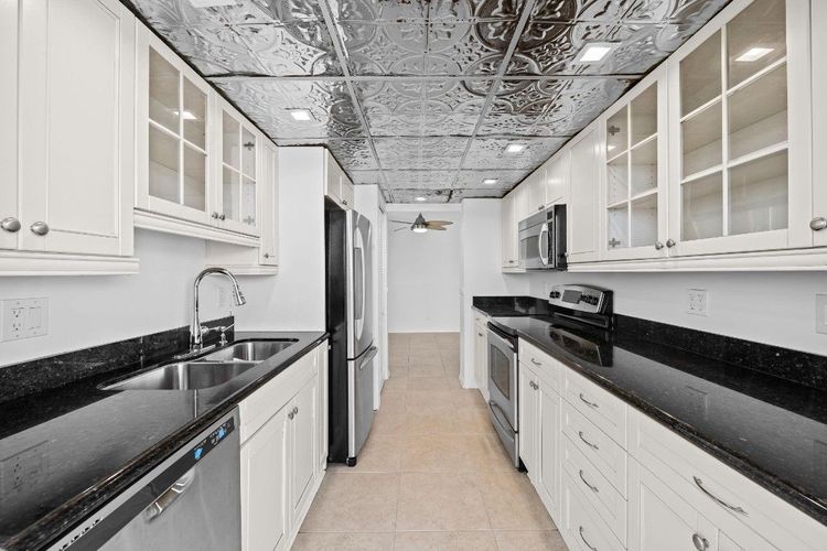 Vantage View #1710 image #17