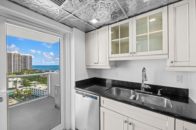 Vantage View #1710 image #18