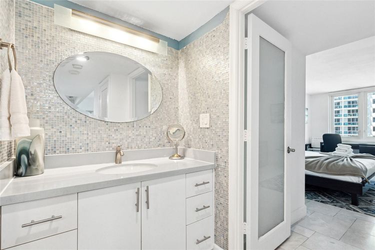 Roney Palace #1015 image #9