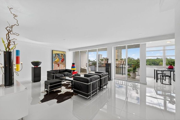 The Corinthian #3C image #11