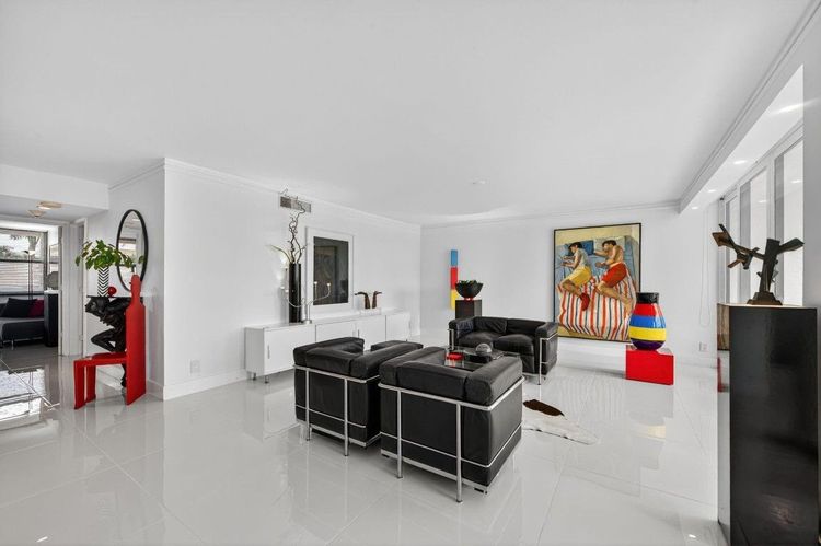 The Corinthian #3C image #14