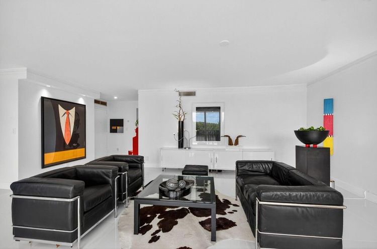 The Corinthian #3C image #17