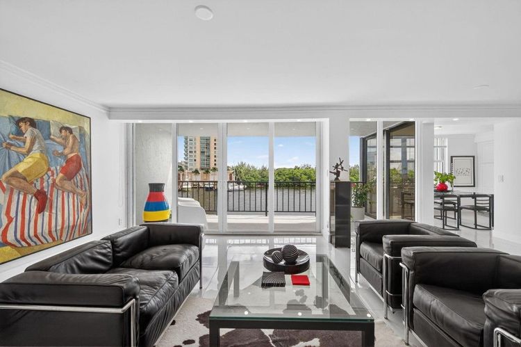 The Corinthian #3C image #18