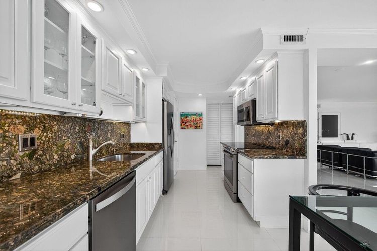 The Corinthian #3C image #22