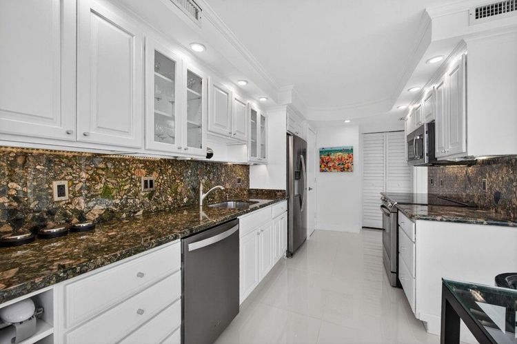 The Corinthian #3C image #24