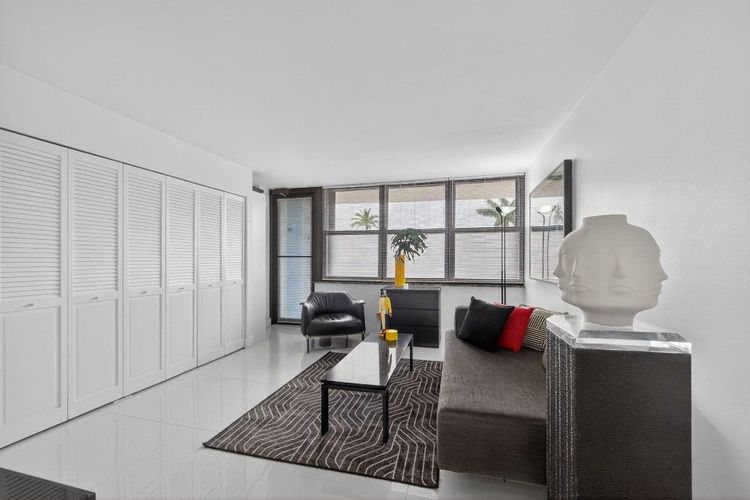 The Corinthian #3C image #30