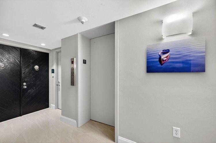 The Corinthian #3C image #6