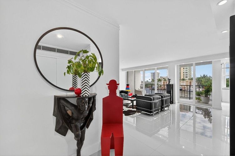 The Corinthian #3C image #8