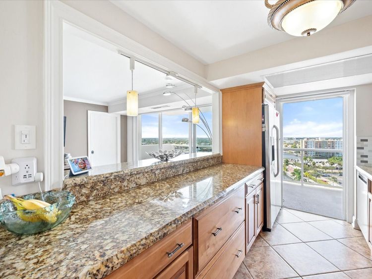 Vantage View #1407 image #14