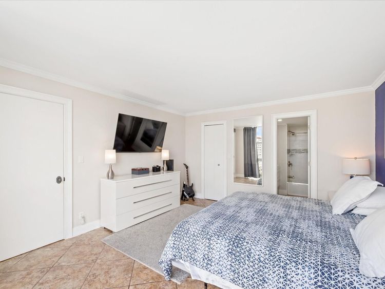 Vantage View #1407 image #20