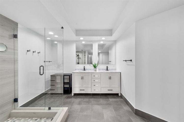 Sapphire Condo #504N image #24