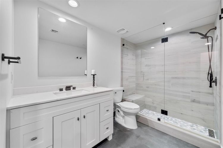 Sapphire Condo #504N image #30